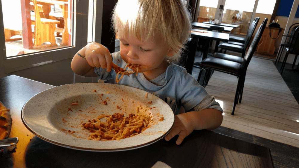 Taky jsem snědl dospělácké špagety z velkého talíře